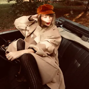 Taylor Swift — All Too Well (Taylor&#039;s Version) cover artwork
