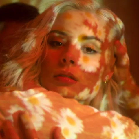Nina Nesbitt Summer Fling cover artwork
