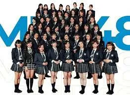 MNL48 — Talulot ng Sakura cover artwork